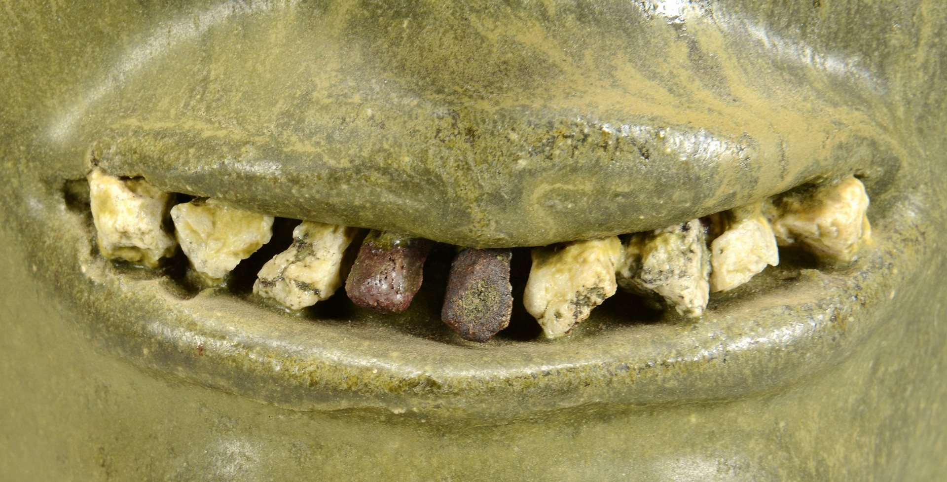 Lot 393: Lanier Meaders Face Jug, rock teeth