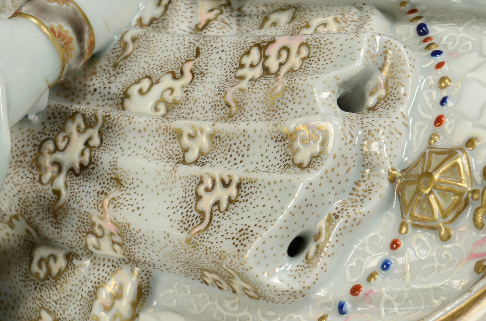 Lot 489: Chinese Porcelain Quan Yin Figure