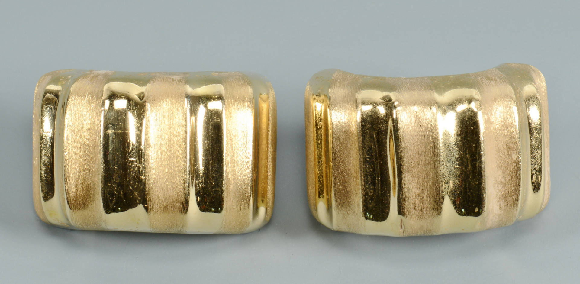 Lot 502: 2 pr 14k Gold Earrings & Ring