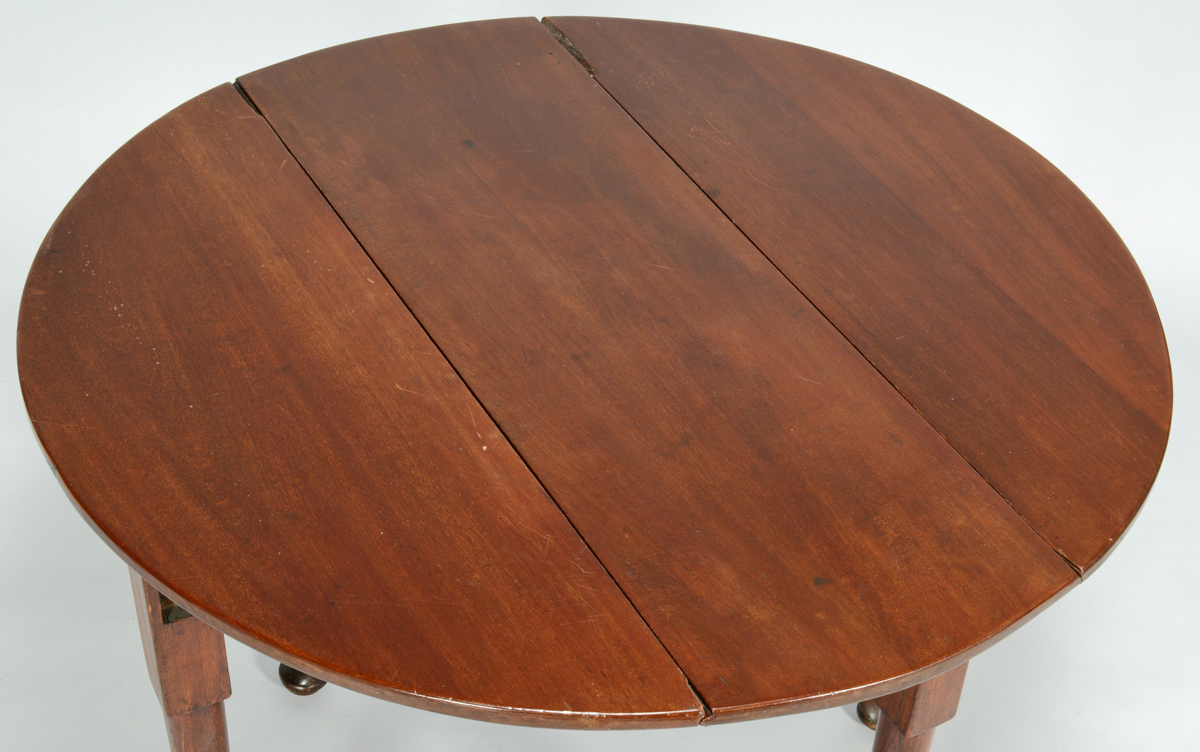 Lot 538: Queen Anne Dropleaf Table