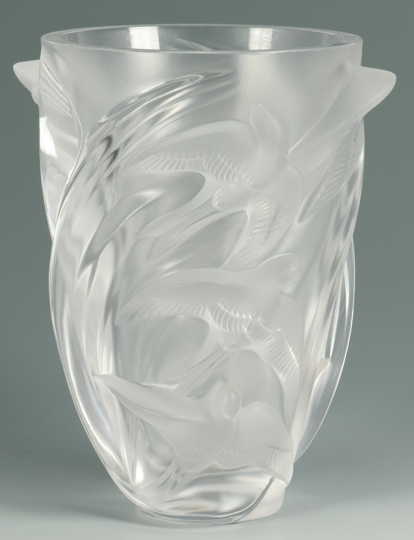 Lot 580: Lalique Crystal Vase "Martinets"