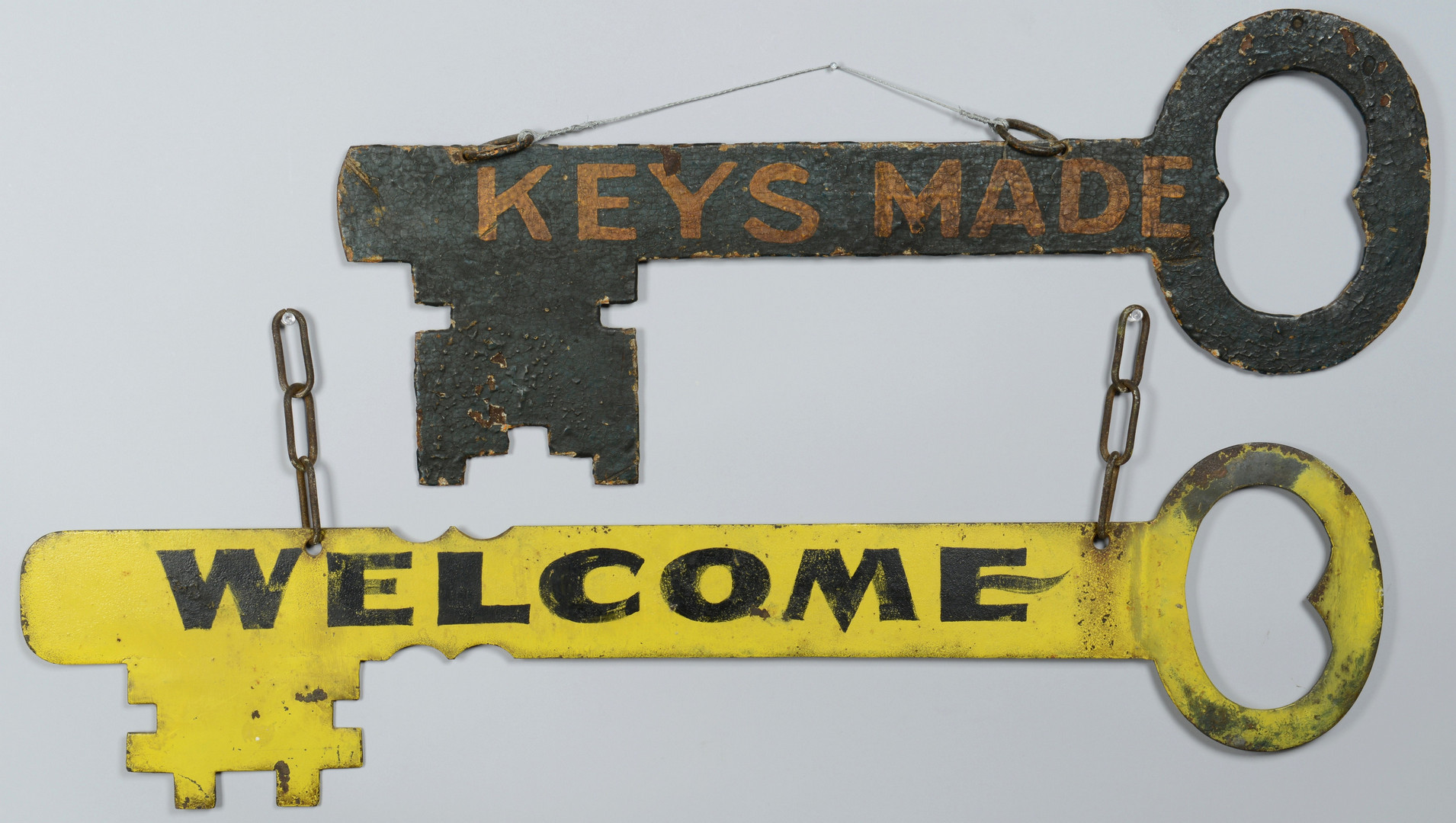Lot 601: 6 Painted Metal Keys, incl. Signs