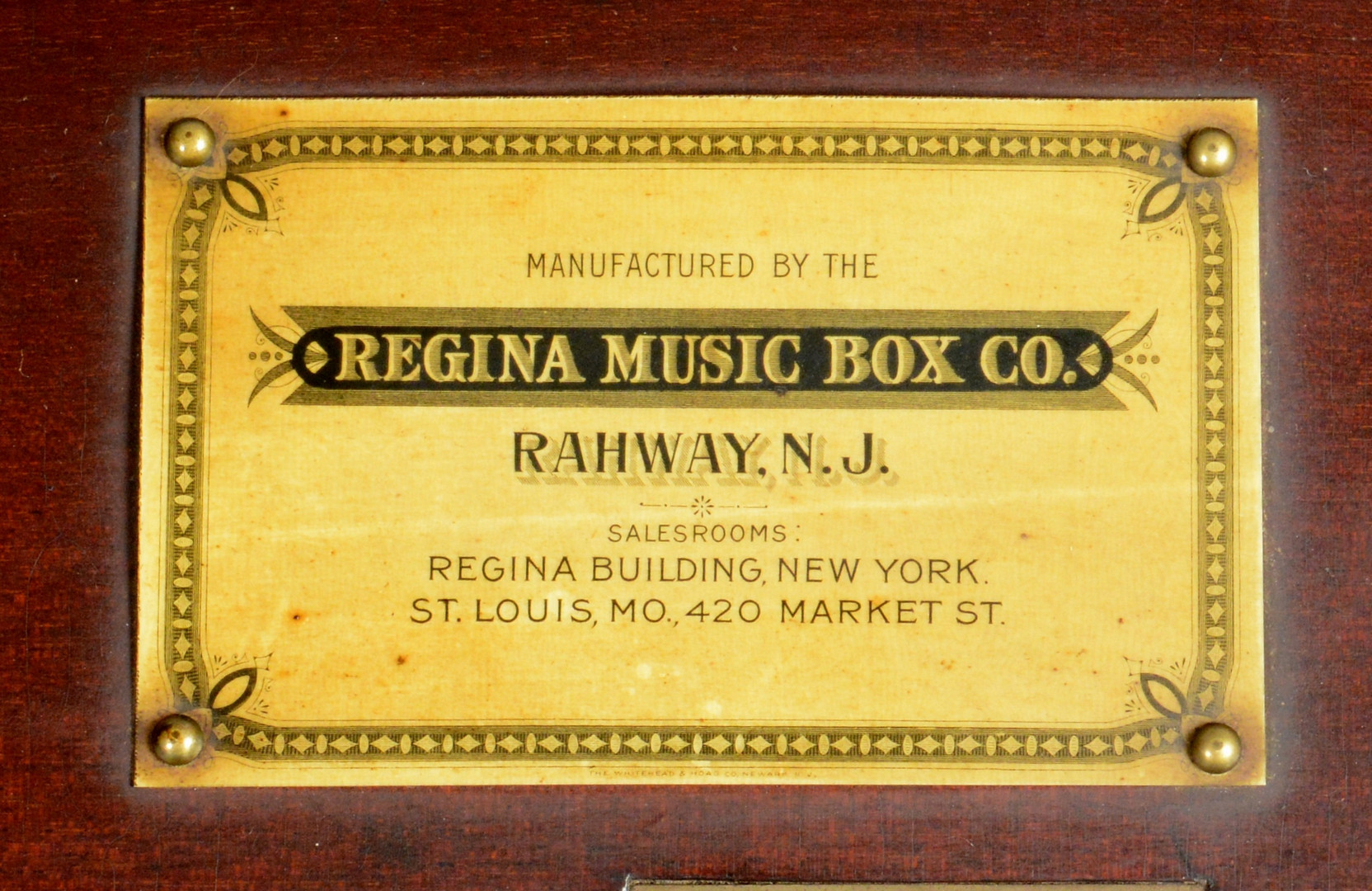 Lot 723: Regina Folding Top Music Box w/ 21 discs