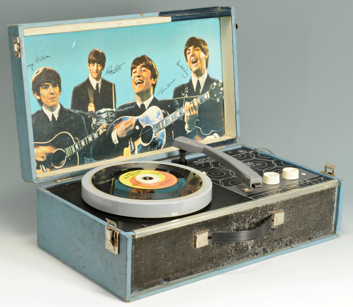 Lot 737: 1964 Beatles Record Player NEMS & one 45 record