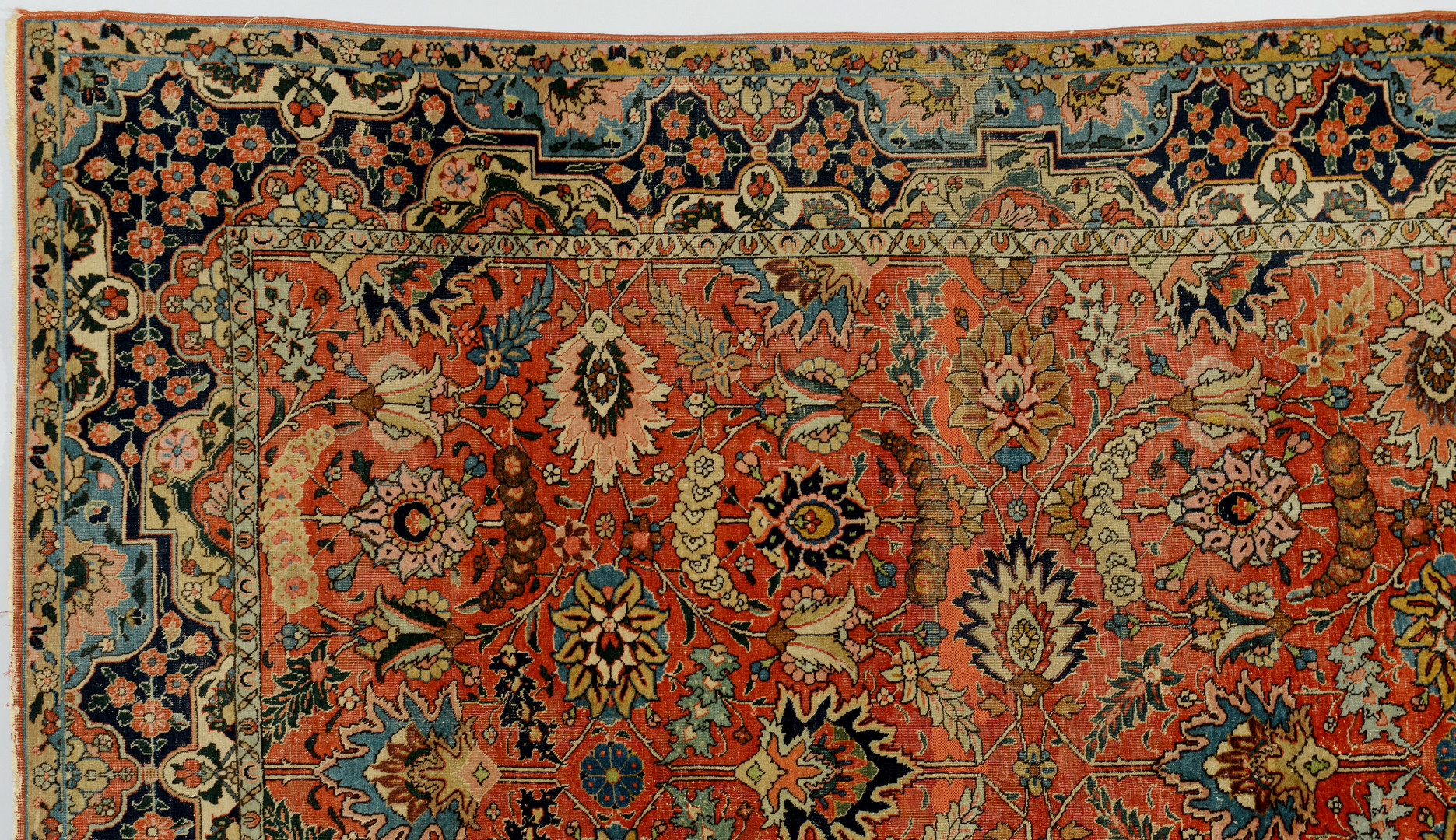 Lot 818: Persian Sarouk Carpet, 10 x 7.5