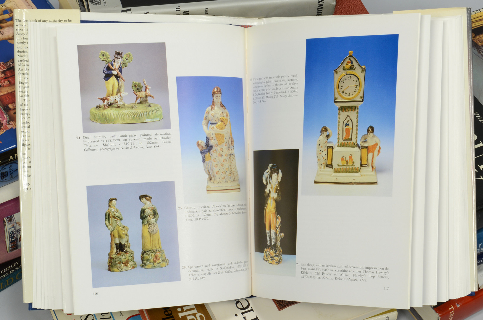 Lot 874: Group of 21 books on Antiques