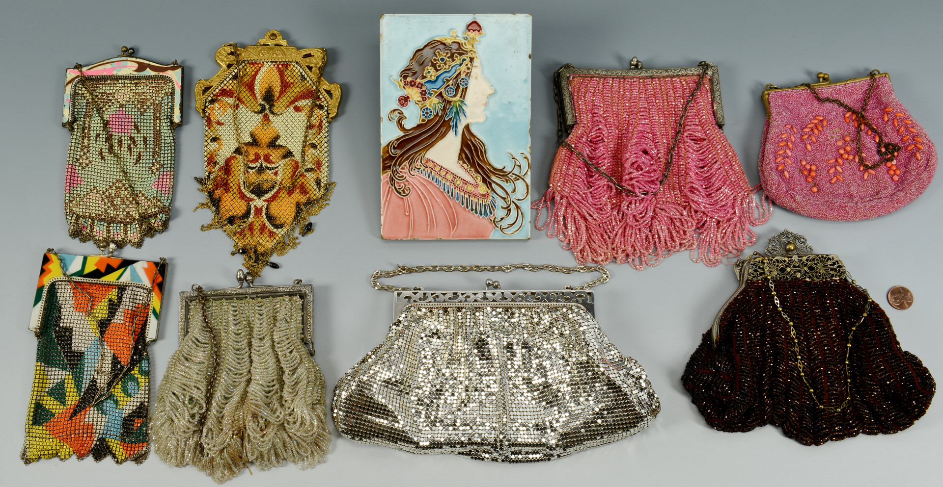 Lot 925: Ladies Vintage Purses & Tile
