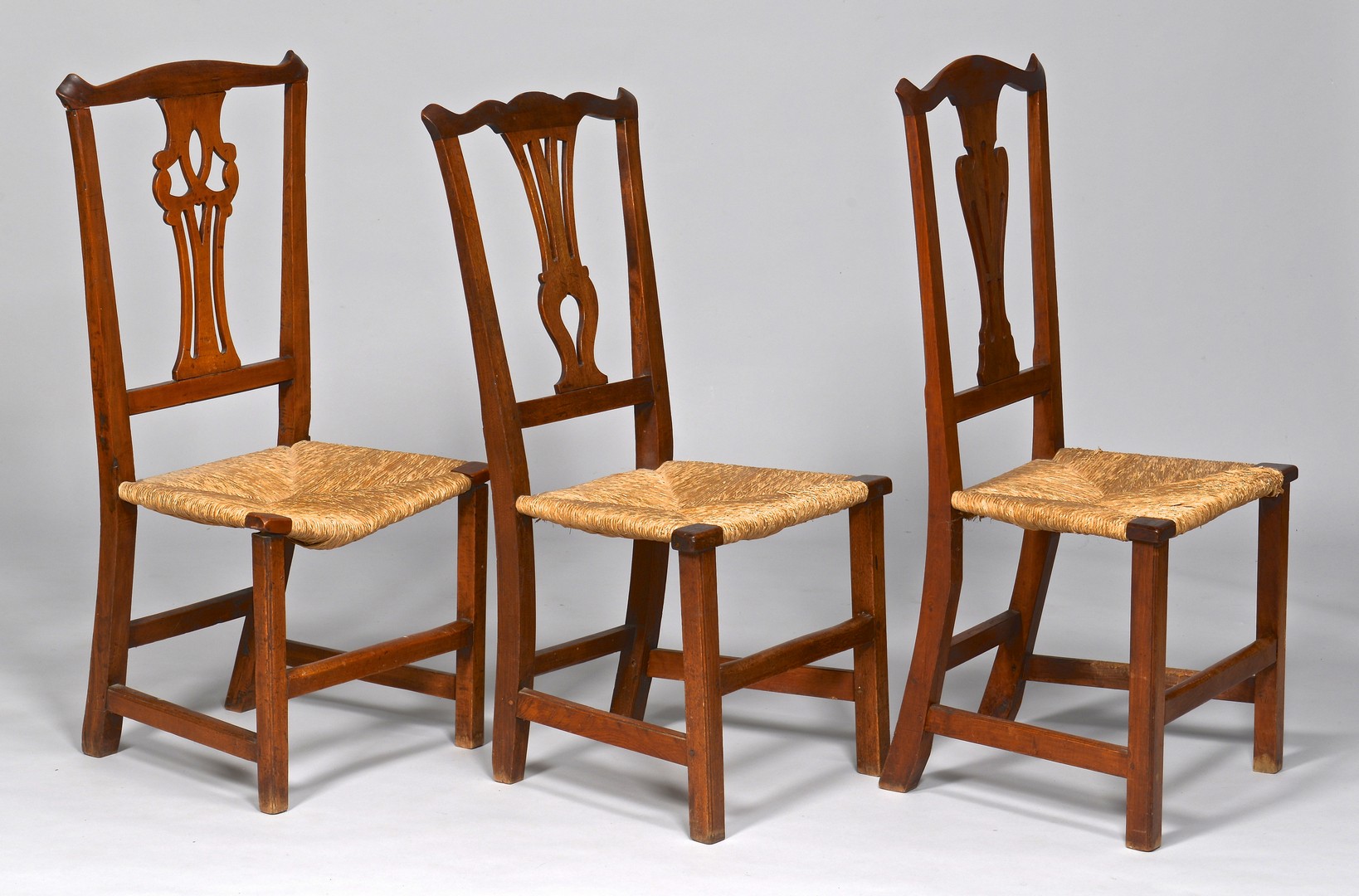 Lot 279: 6 Chippendale Country Side Chairs, 18th c.