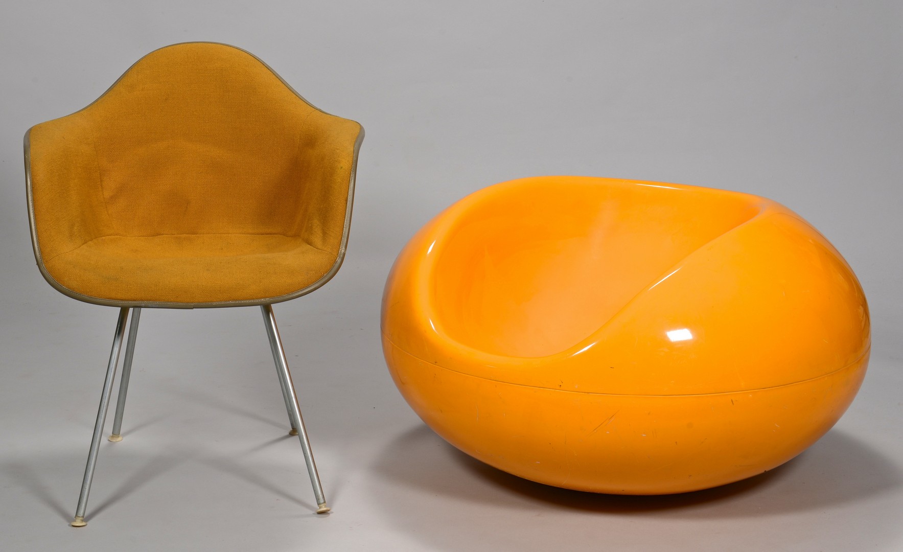 Lot 310: 2 Mid-Century Modern Chairs