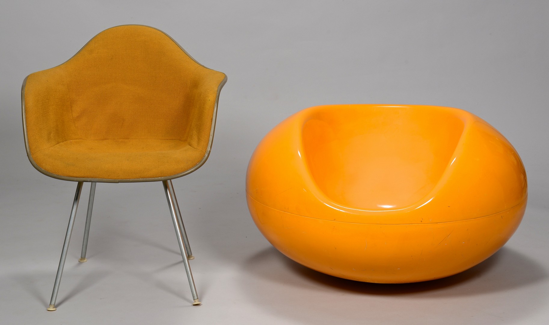 Lot 310: 2 Mid-Century Modern Chairs