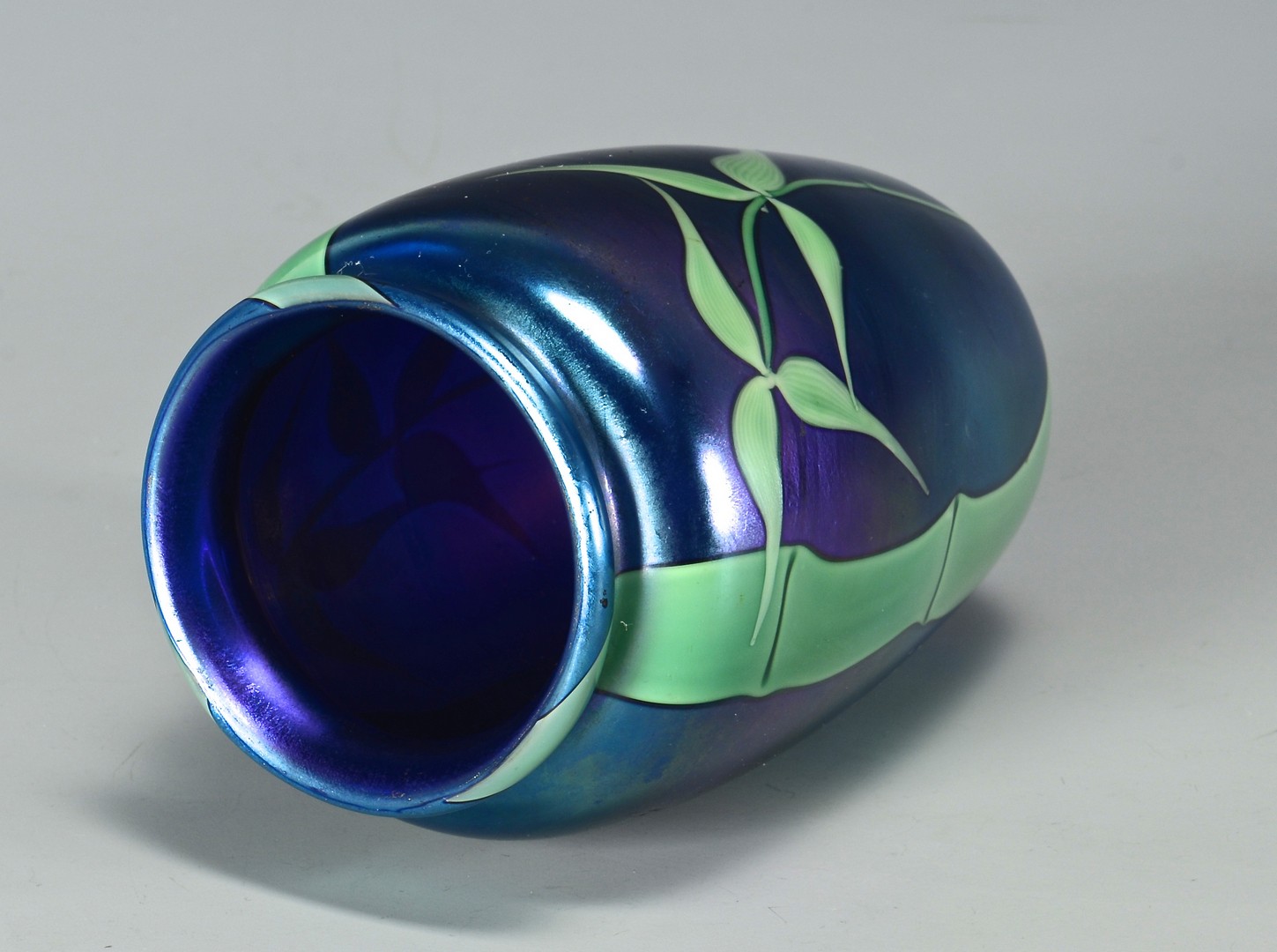 Lot 327: Orient & Flume Art Glass Vase, signed Sillars