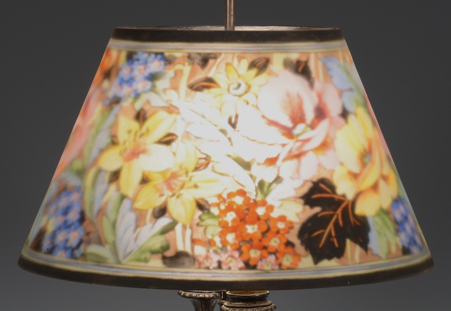 Lot 332: Pairpoint Reverse-Painted Table Lamp