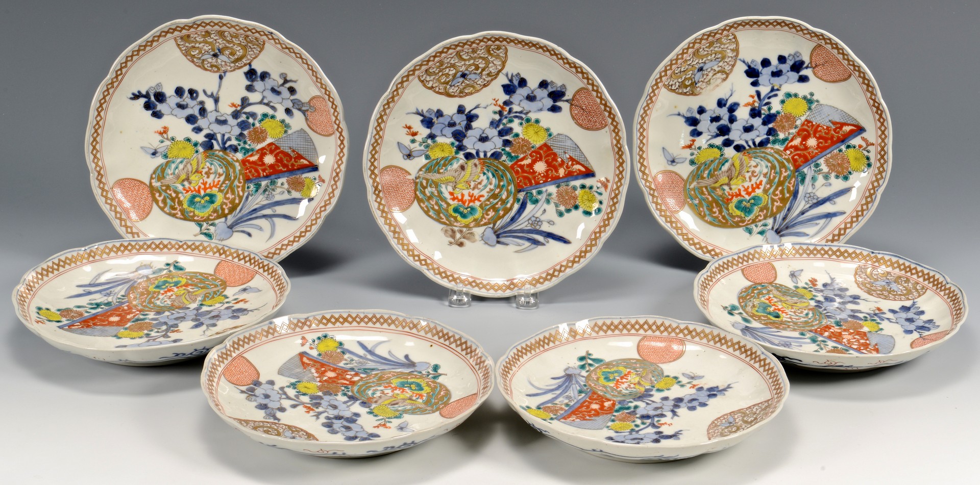 Lot 353: 10 pcs Chinese & Japanese Porcelain