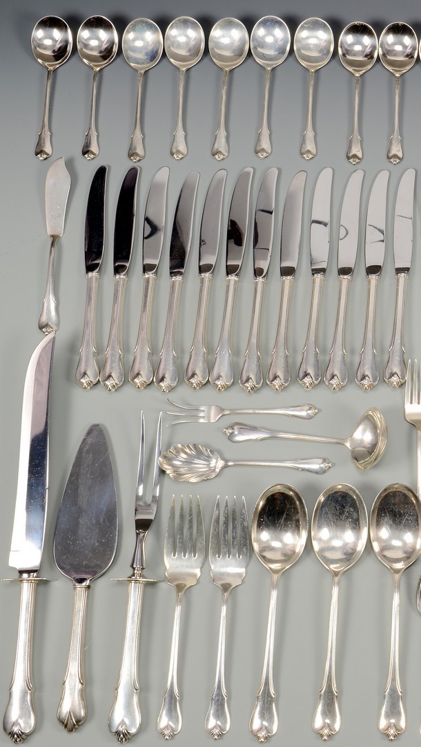 Lot 434: Wallace Sterling Flatware, Grand Colonial, 96 pcs