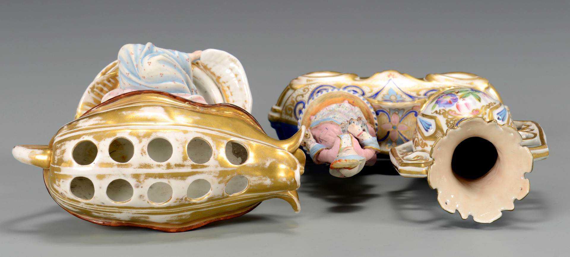 Lot 452: Figural porcelains and nodders, 4 items