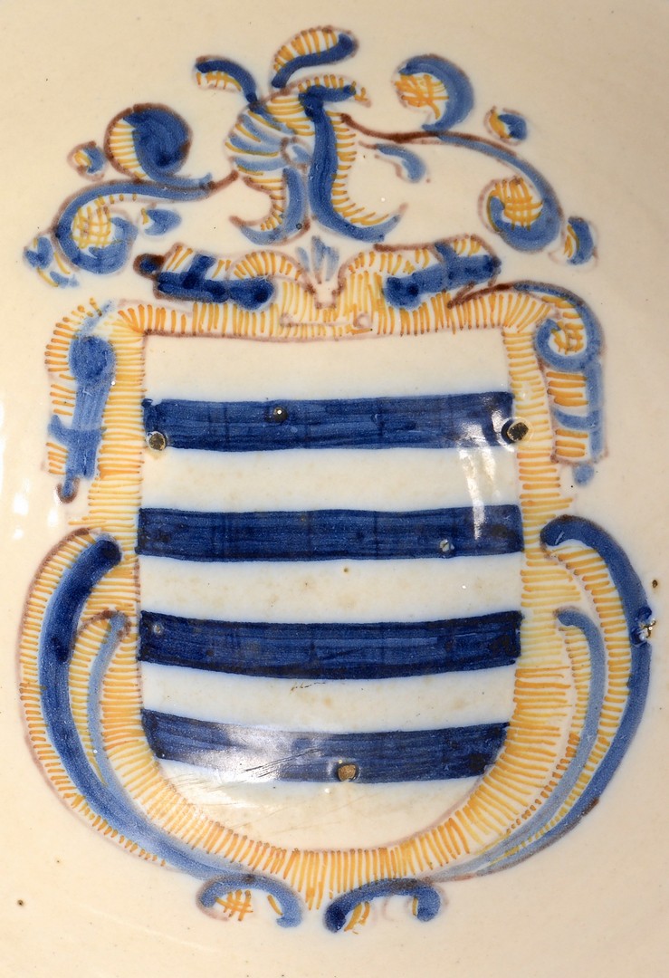 Lot 473: Continental Armorial Faience Bowl