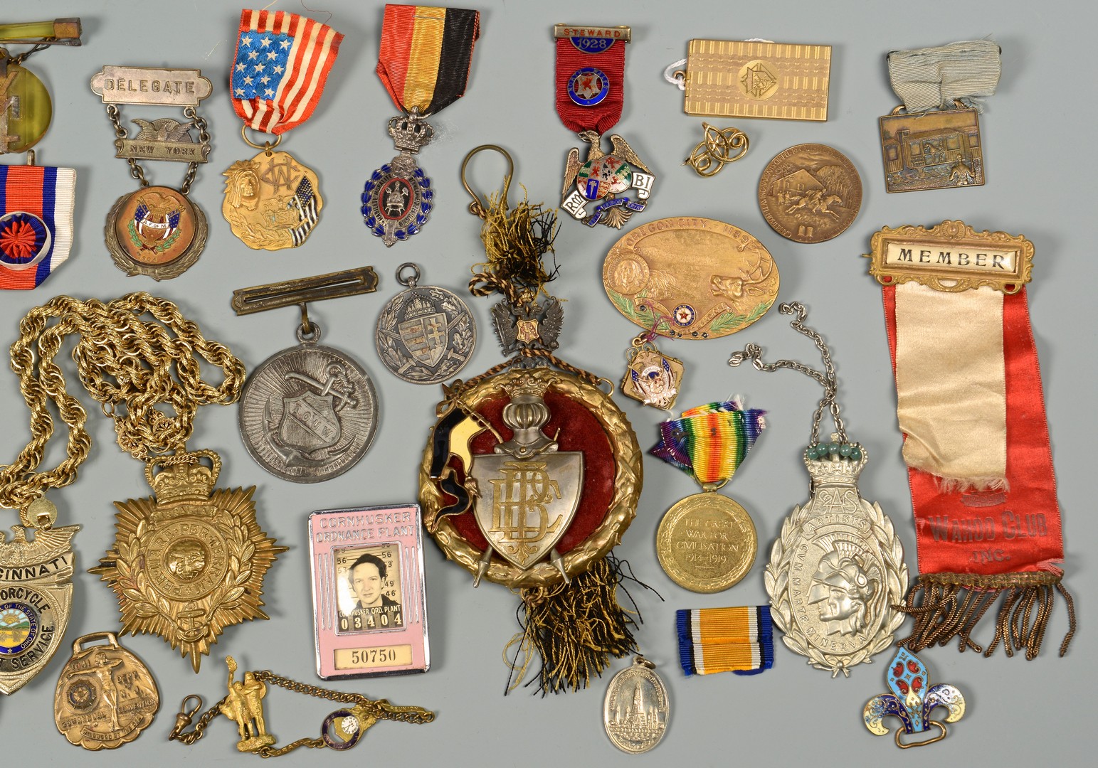 Lot 602: Collection Medals, Badges & related items, 46 items