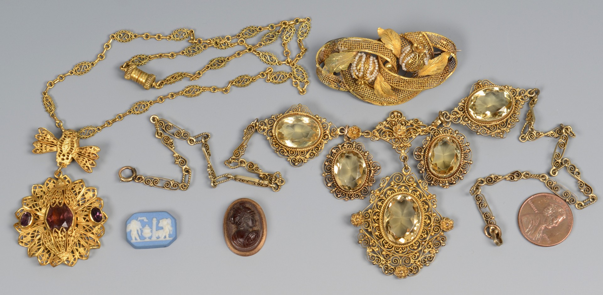 Lot 666: Vintage Filigree Jewelry & Cameos, 5 pcs
