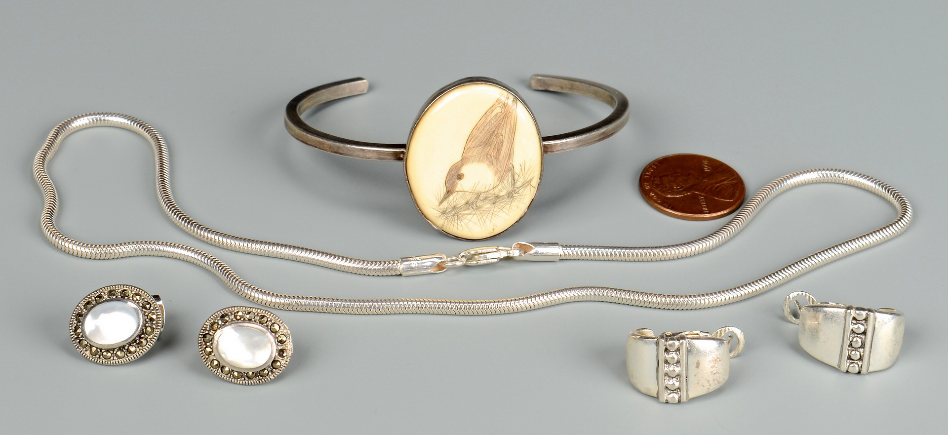 Lot 668: 14k TN Pearl & Sterling silver jewelry