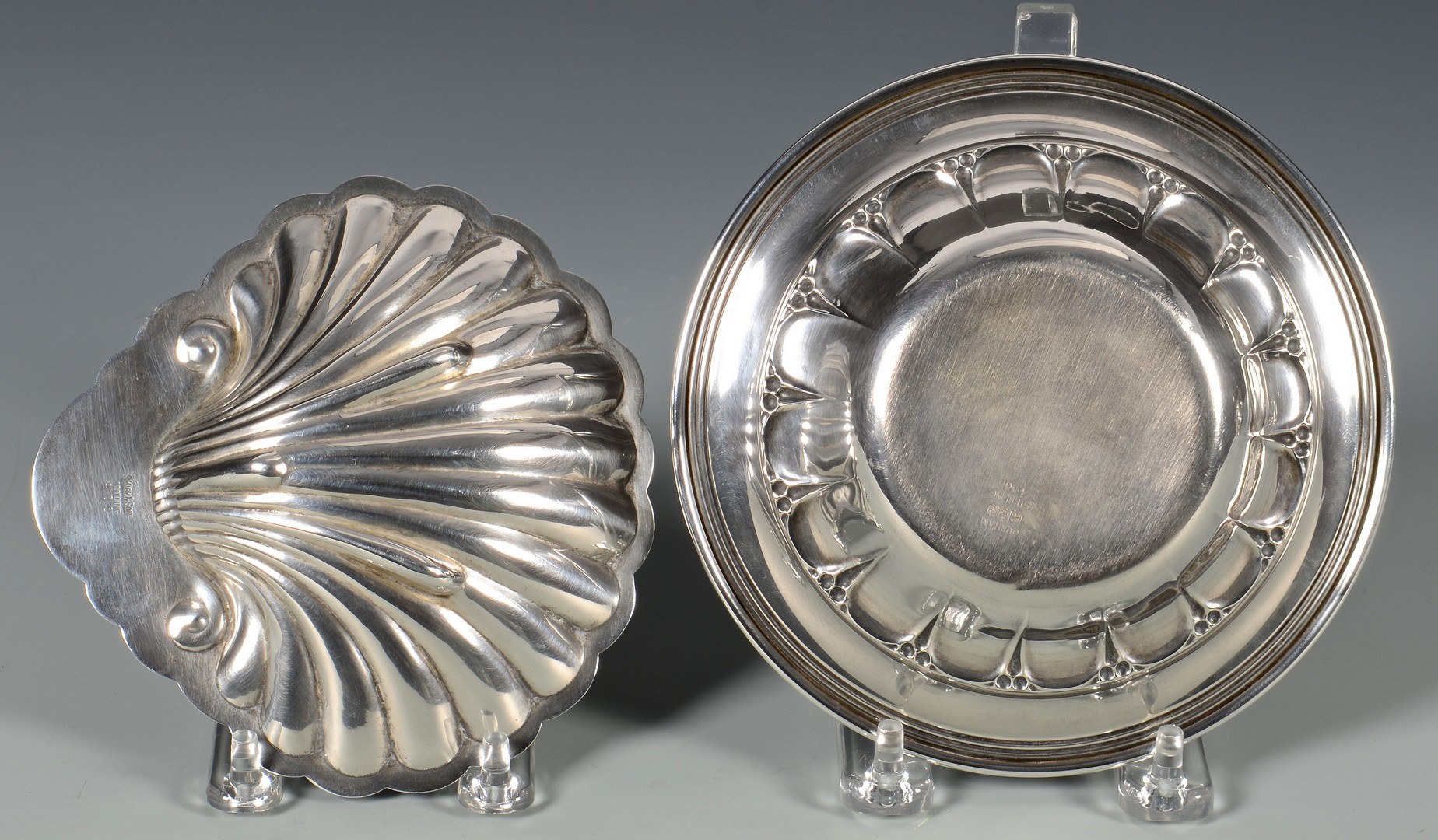 Lot 810: 5 Sterling Silver Table Items