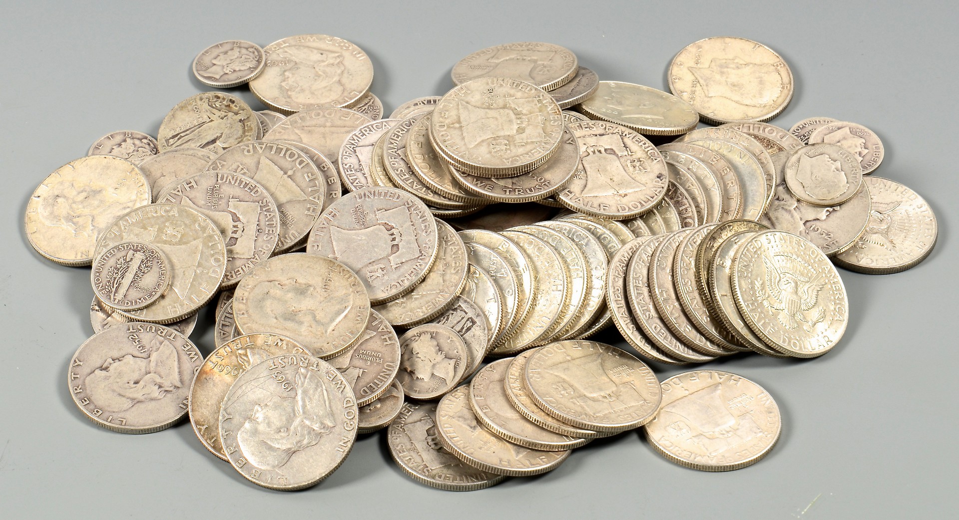 Lot 871: Grouping of US Silver Coins, 127 pcs.
