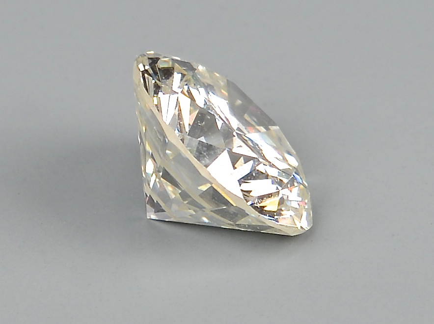 Lot 99: 3.10 round diamond, GIA cert., 14k
