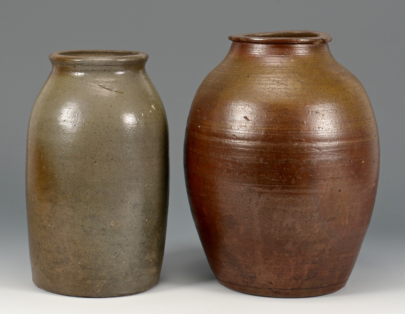 Lot 152: Early Middle TN Ovoid Jar & Other, 2 Total