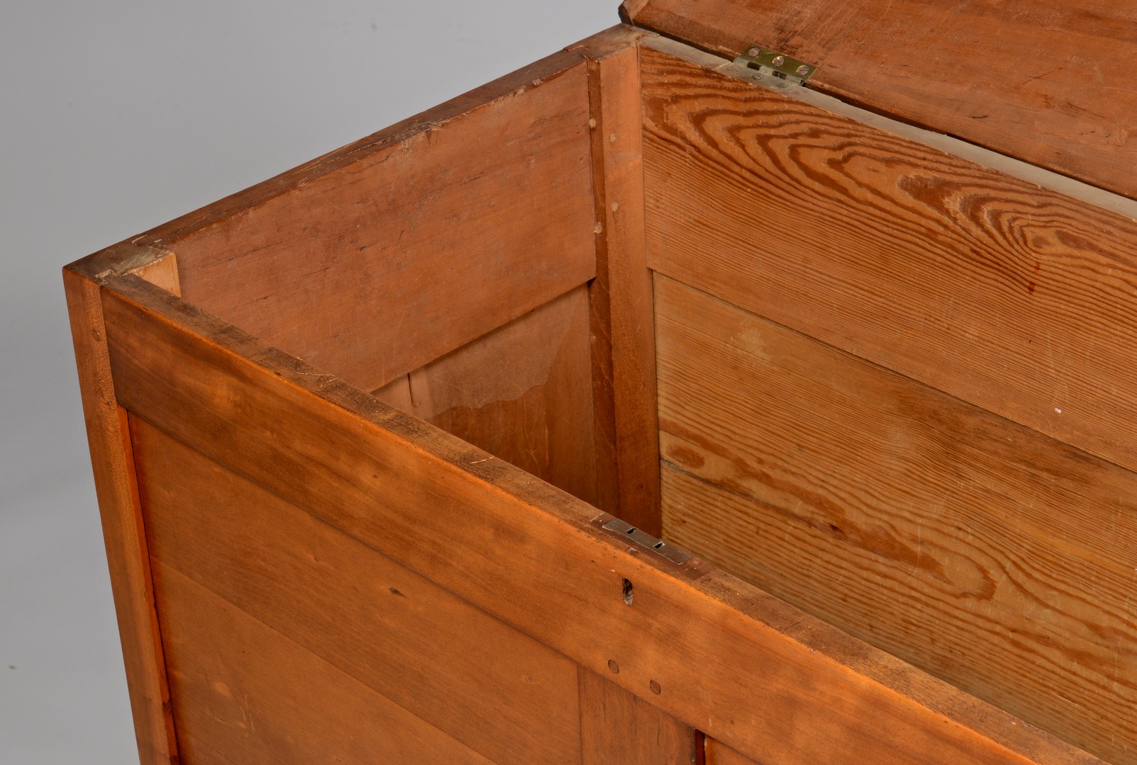 Lot 284: Southern Lift top chest of drawers, Yellow Pine Se