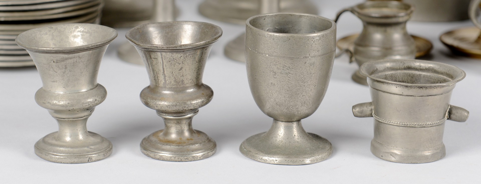 Lot 316: Assorted pewter and lighting, 51 items