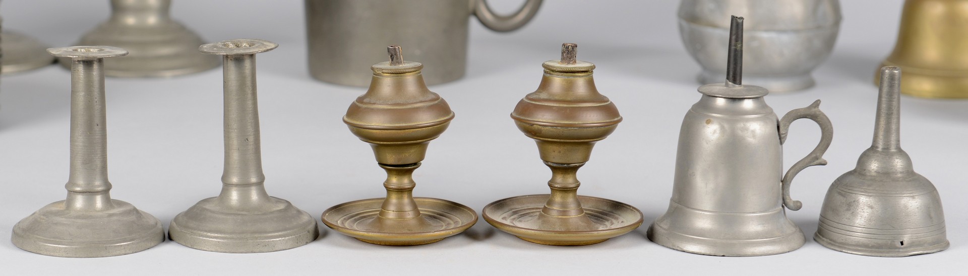 Lot 316: Assorted pewter and lighting, 51 items