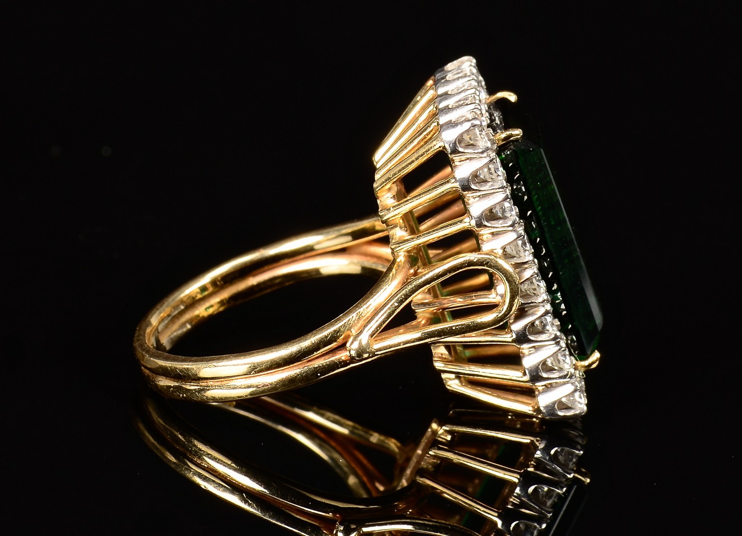 Lot 350: 14k Green Tourmaline Diamond Ring
