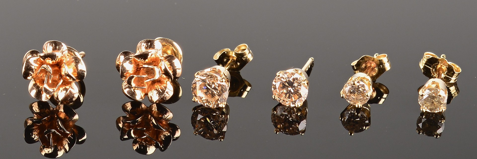 Lot 360: Group of gold jewelry incl dia studs
