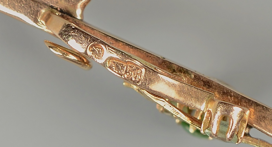 Lot 369: 10k Garnet Russian Pin & Bracelet