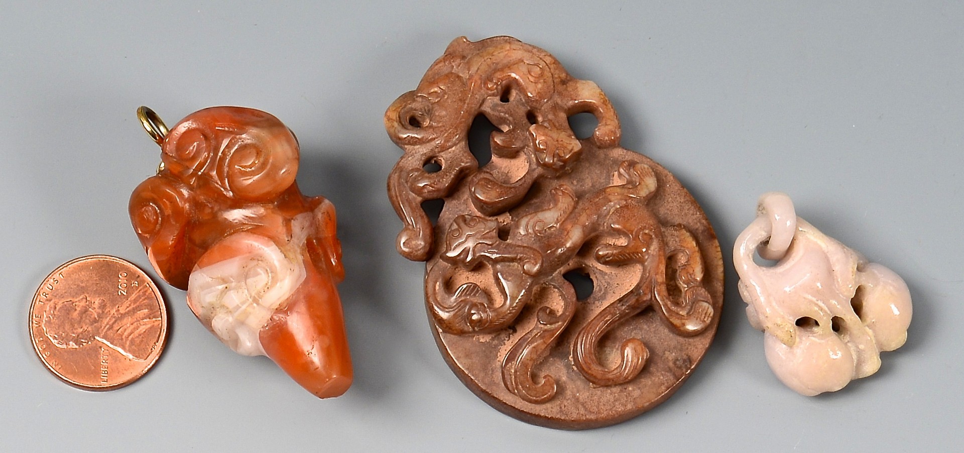 Lot 374: 3 Chinese Carved Hardstone & Jade Items: dragon, m
