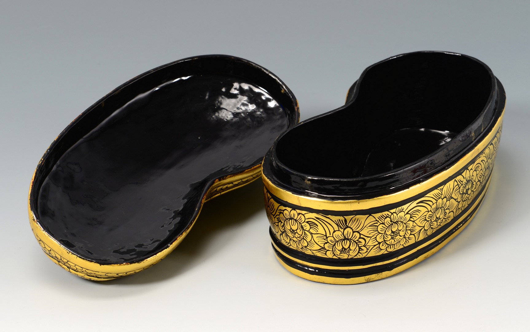 Lot 396: Asian Gilt Lacquer Boxes & Celadon Bowl, 5 items