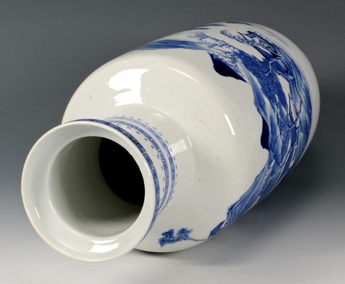 Lot 408: Chinese Blue and White Kangxi style Vase
