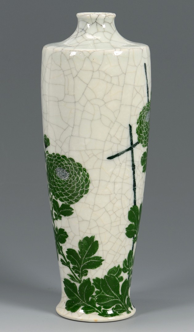 Lot 409: Chinese Crackle Glaze Vase