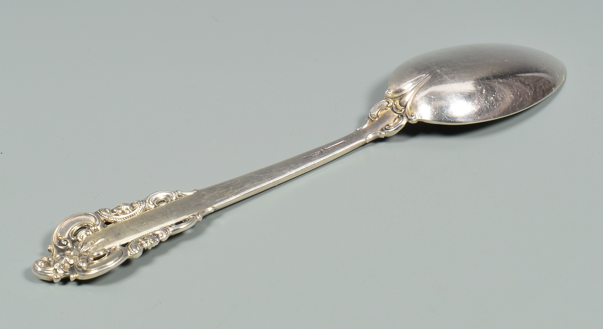 Lot 41: Grand Baroque Sterling Flatware, 143 pieces