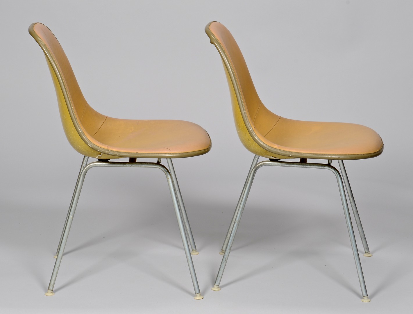 Lot 451: 4 Eames for Herman Miller chairs