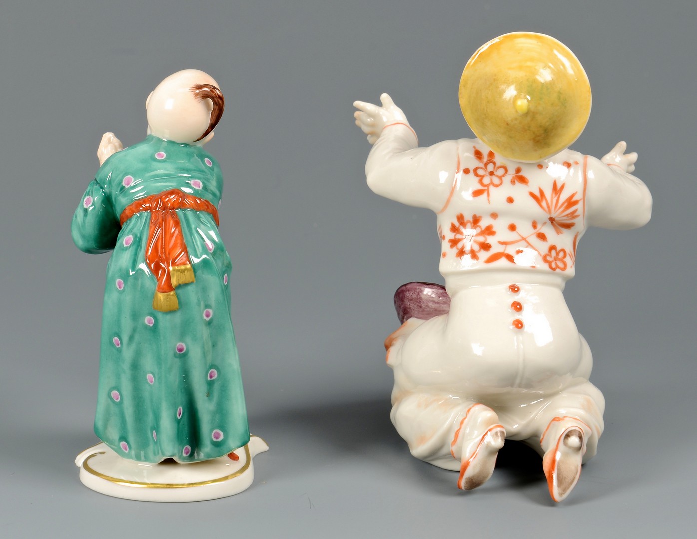 Lot 479: 2 Porcelain Chinoiserie Figures, German
