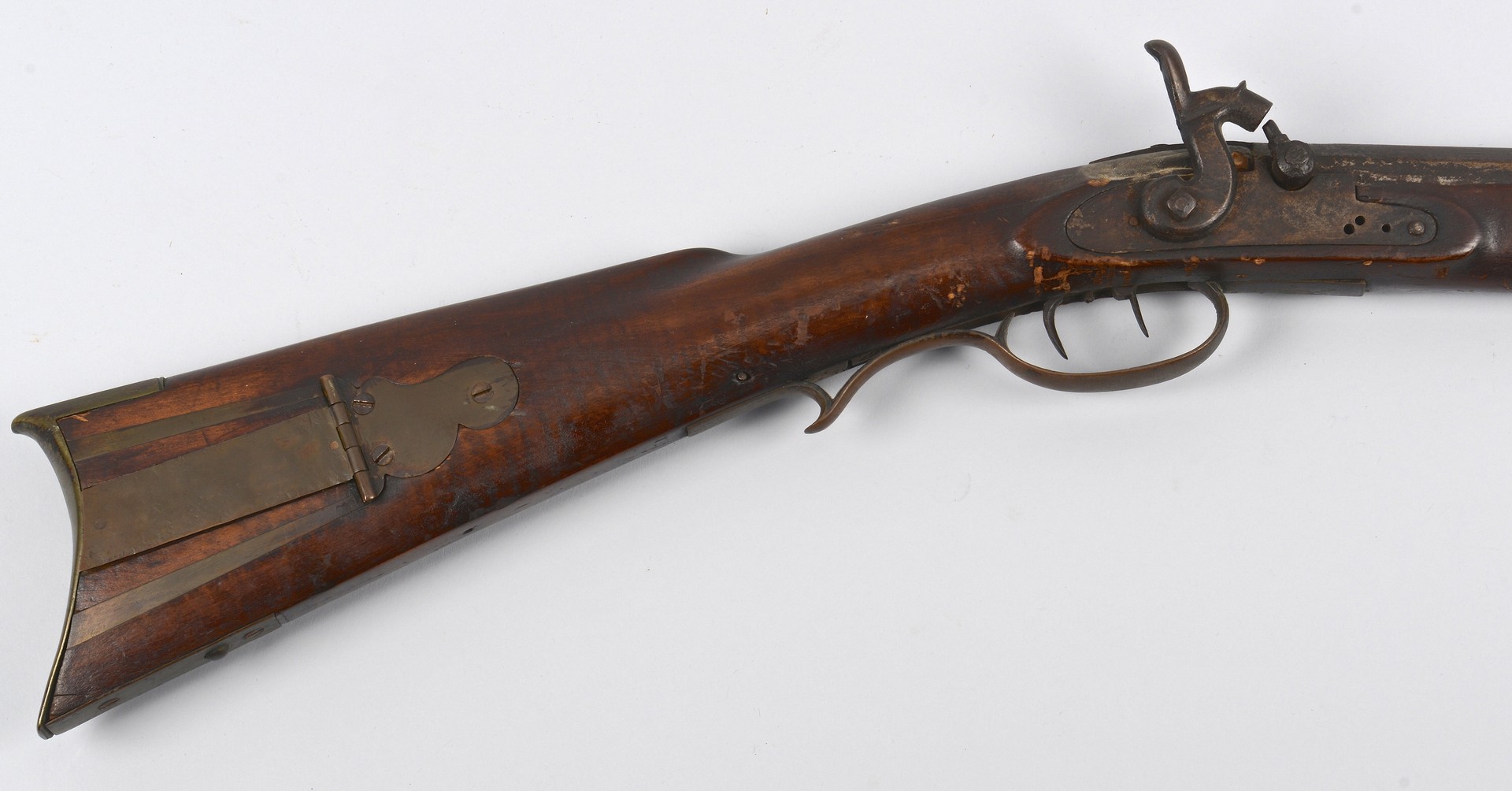 Lot 525: Leman Full Stock Long Rifle with Horn and Bag