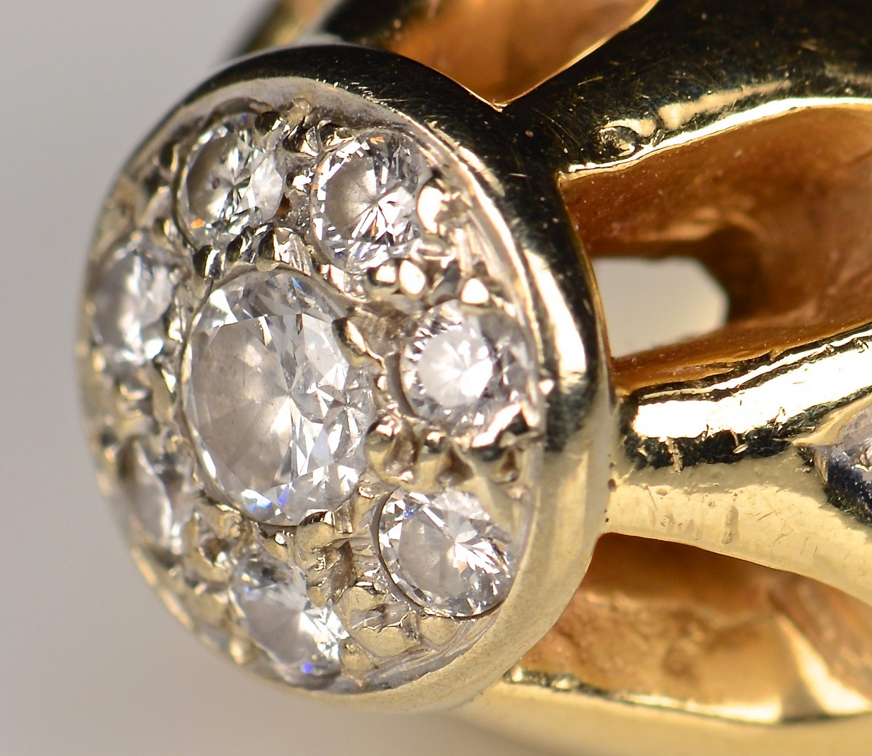 Lot 590: 14k Diamond Fashion Ring