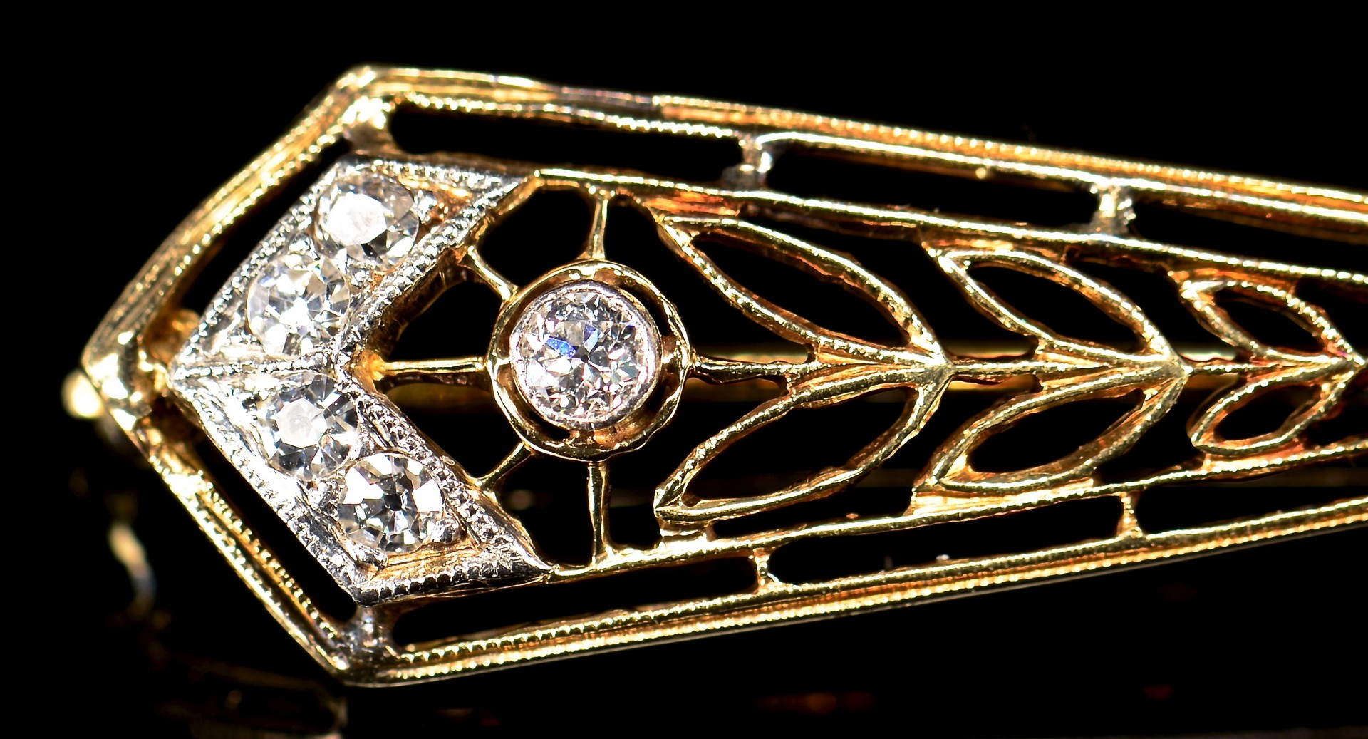 Lot 593: 2 Gold Diamond Jewelry Items