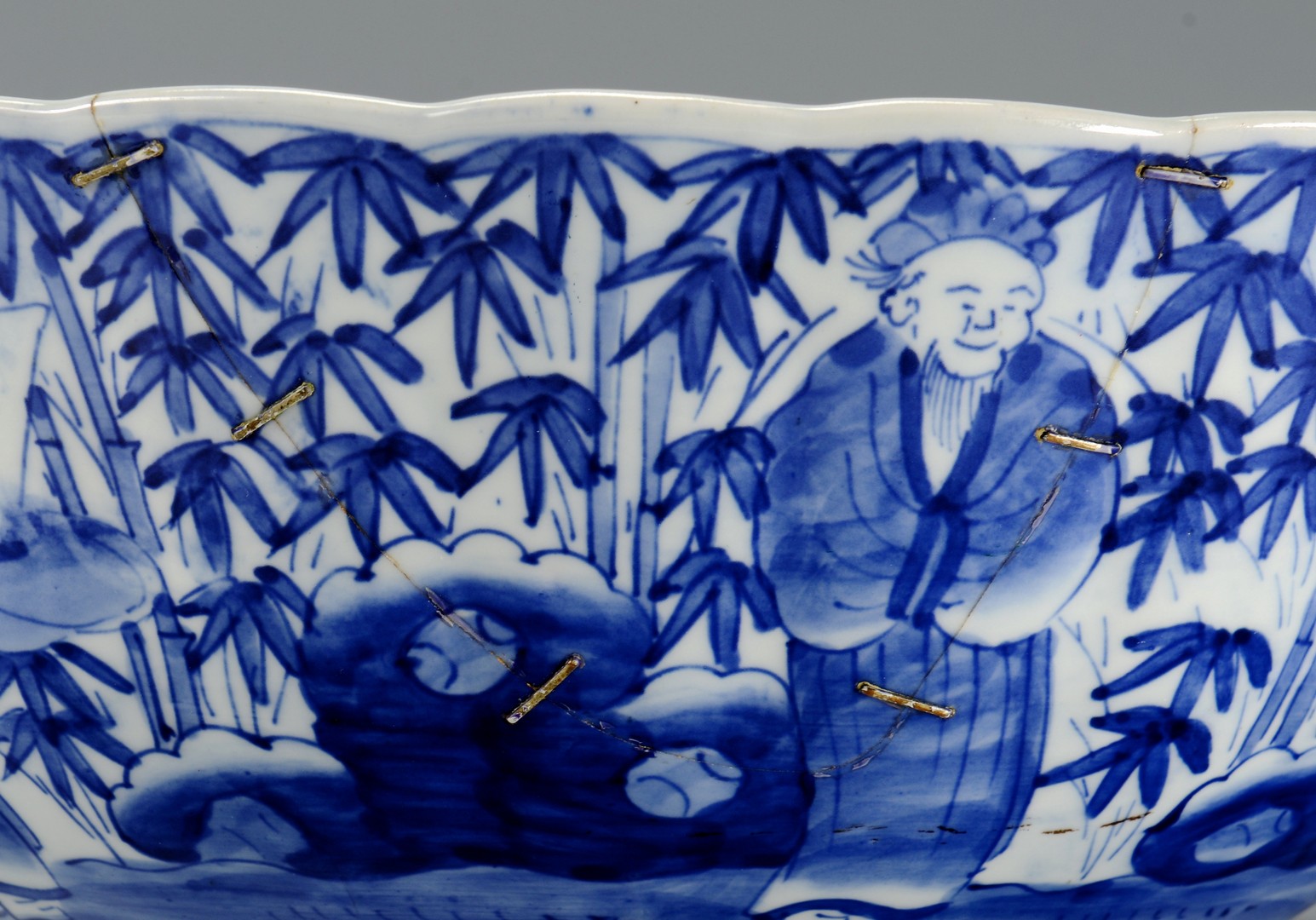 Lot 716: Chinese blue and white punch bowl, 19th c.