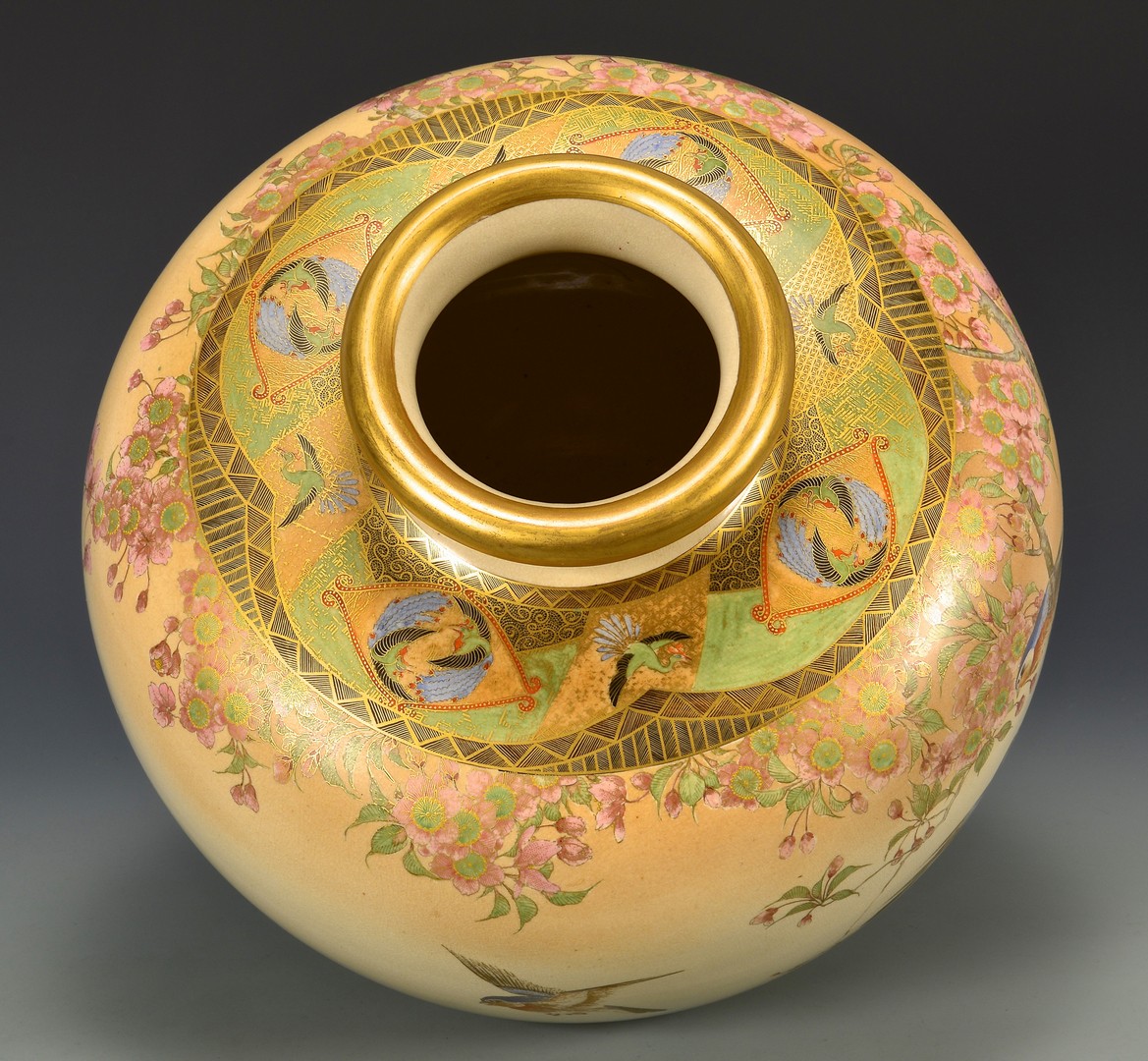 Lot 718: Large Japanese Porcelain Urn