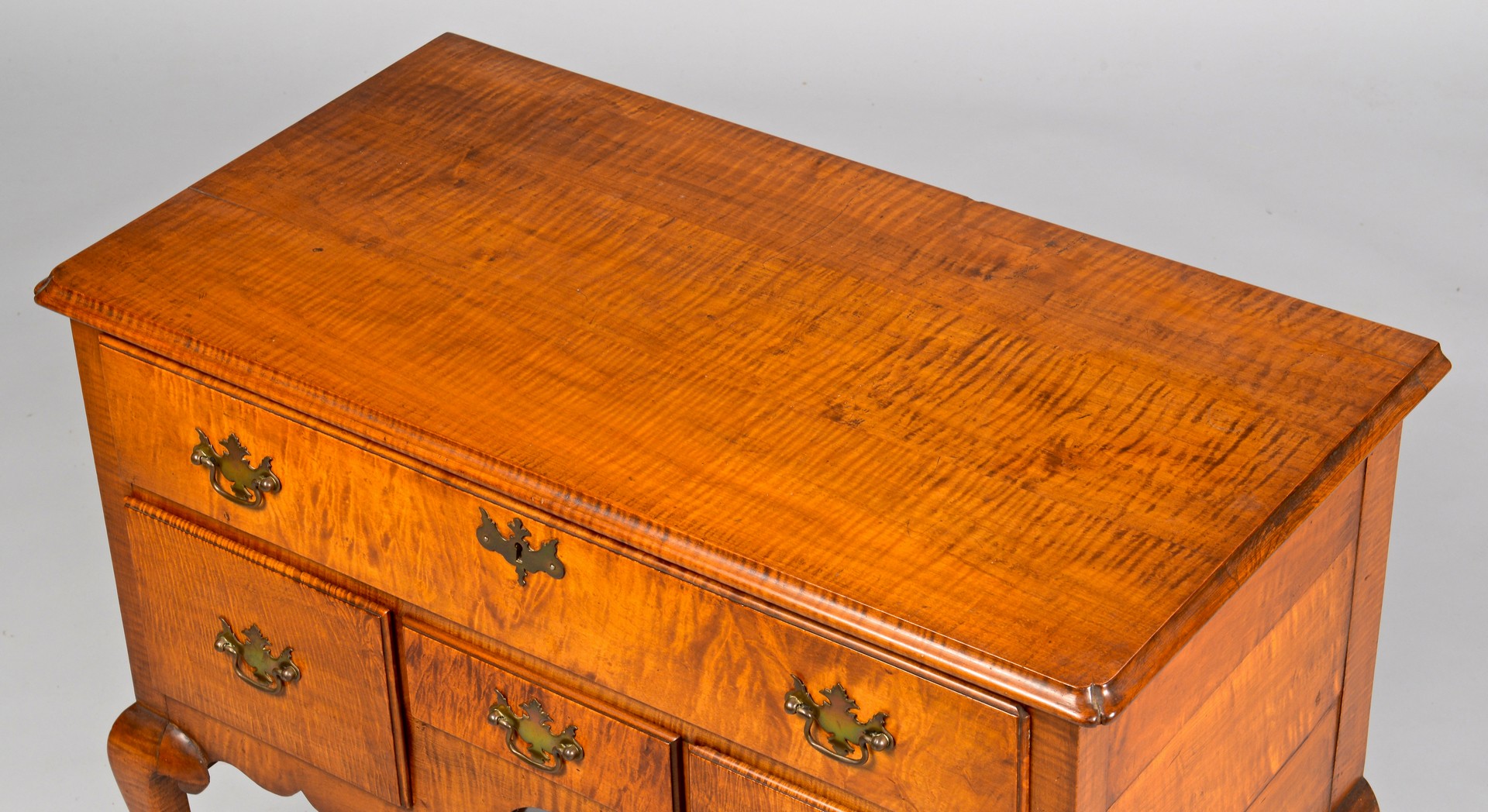 Lot 730: Tiger Maple Lowboy, Queen Anne Style