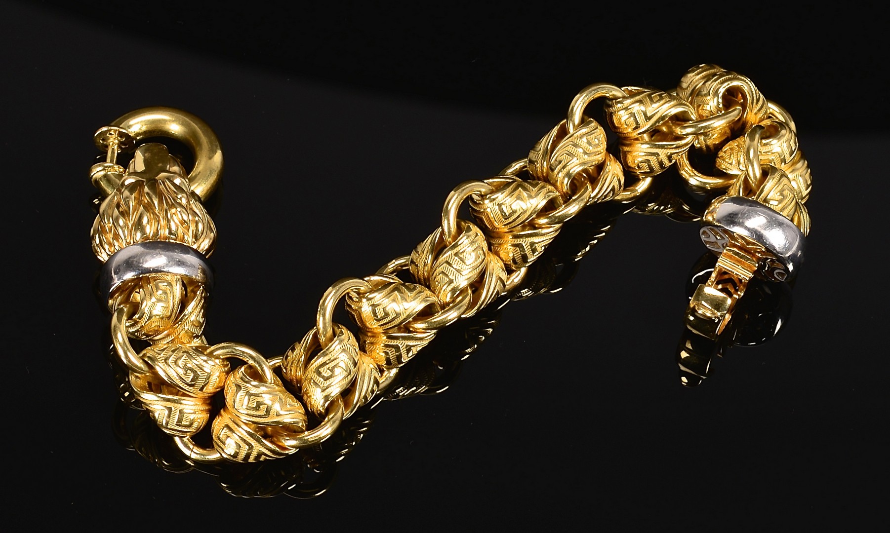Lot 74: 18K Gold Italian Bracelet w/ Lions Head