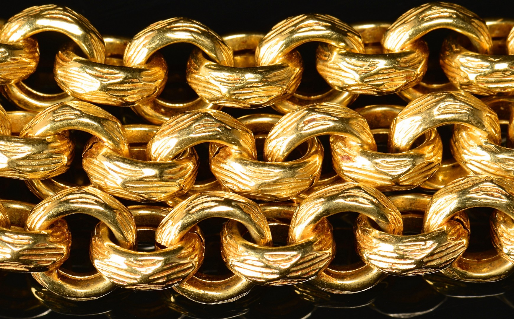 Lot 75: 18K Gold Italian Link Necklace