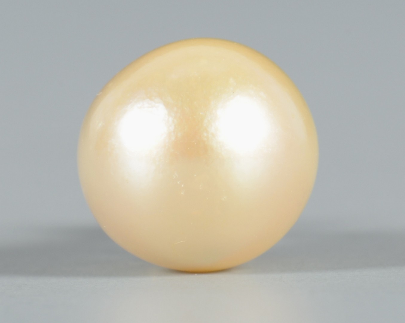 Lot 801: Natural American Pearl w/ 14k Gold Clasp