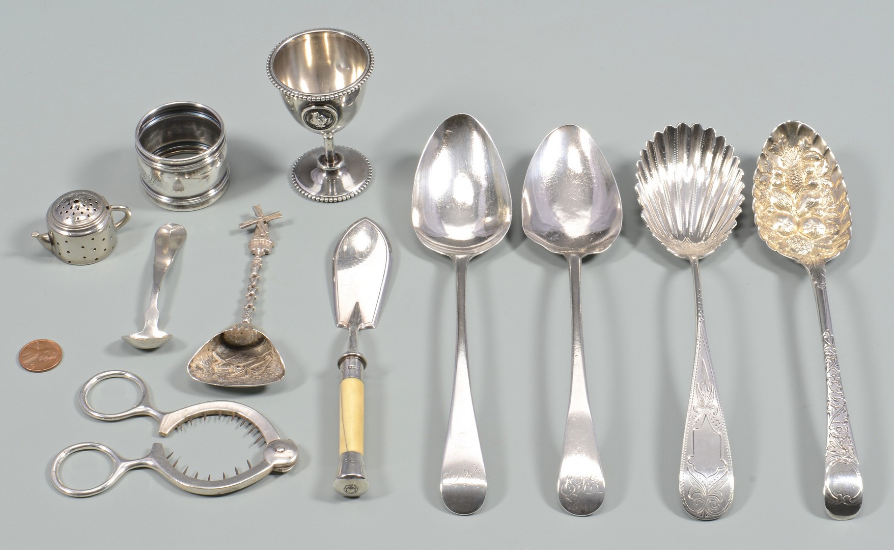 Lot 824: 11 Sterling and plated table items inc. Chawner